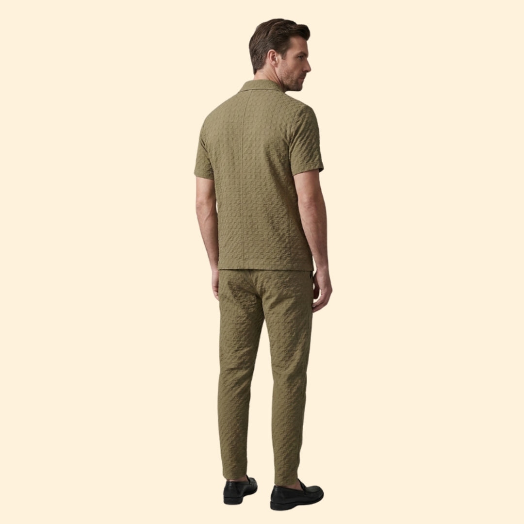 Men’s Casual Patterned Outfit