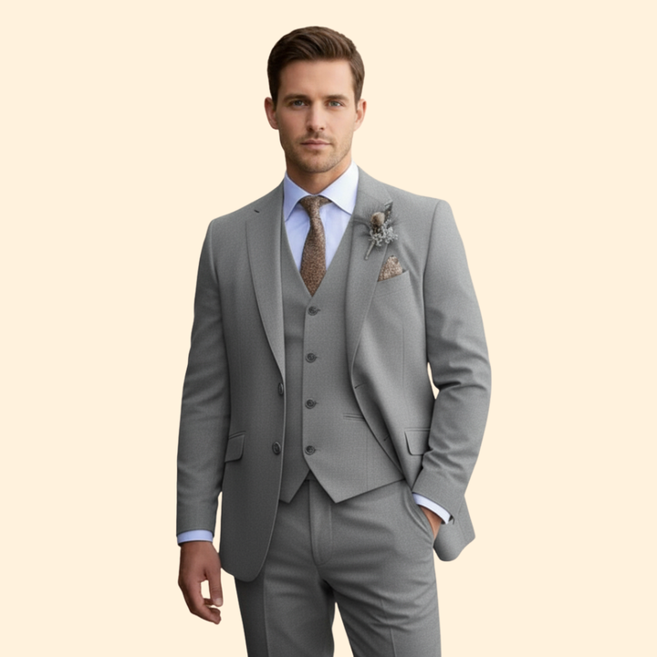 Men’s Suit with Structured Fit