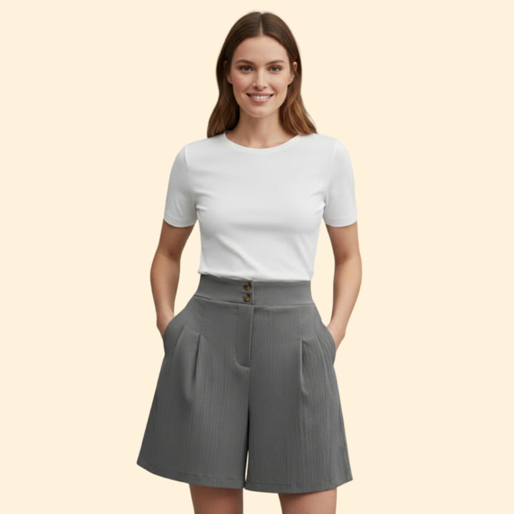 Women's Buttoned Pleated Shorts