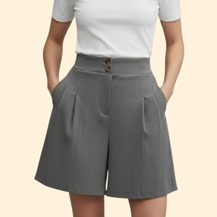 Women's Buttoned Pleated Shorts