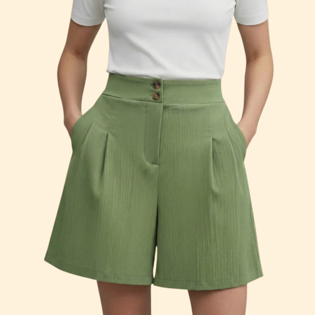 Women's Buttoned Pleated Shorts