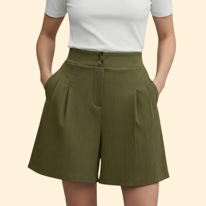 Women's Buttoned Pleated Shorts