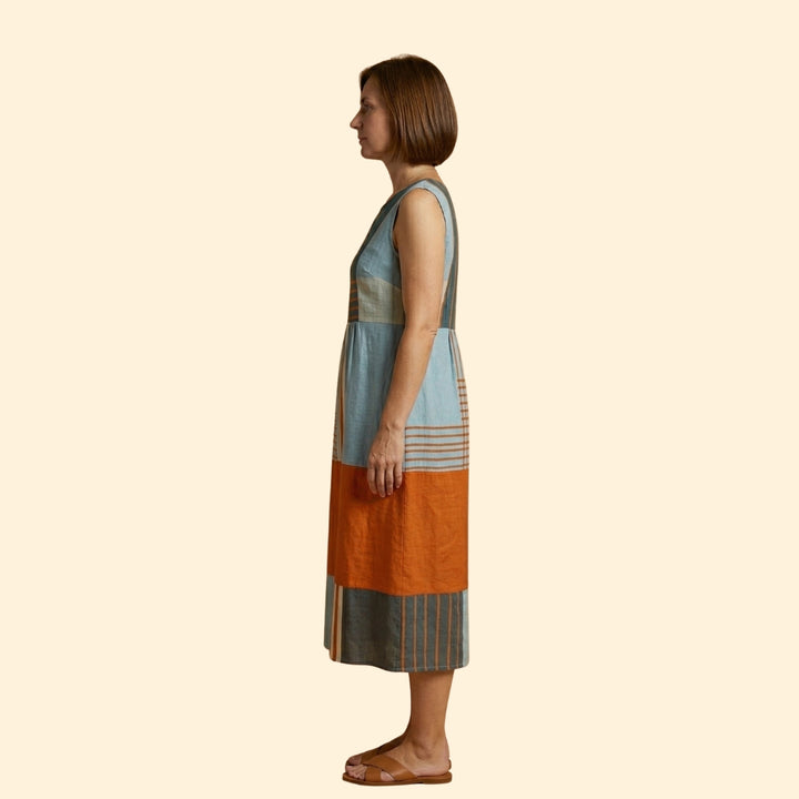 Women's Midi Dress with Geometric Design and Side Pockets